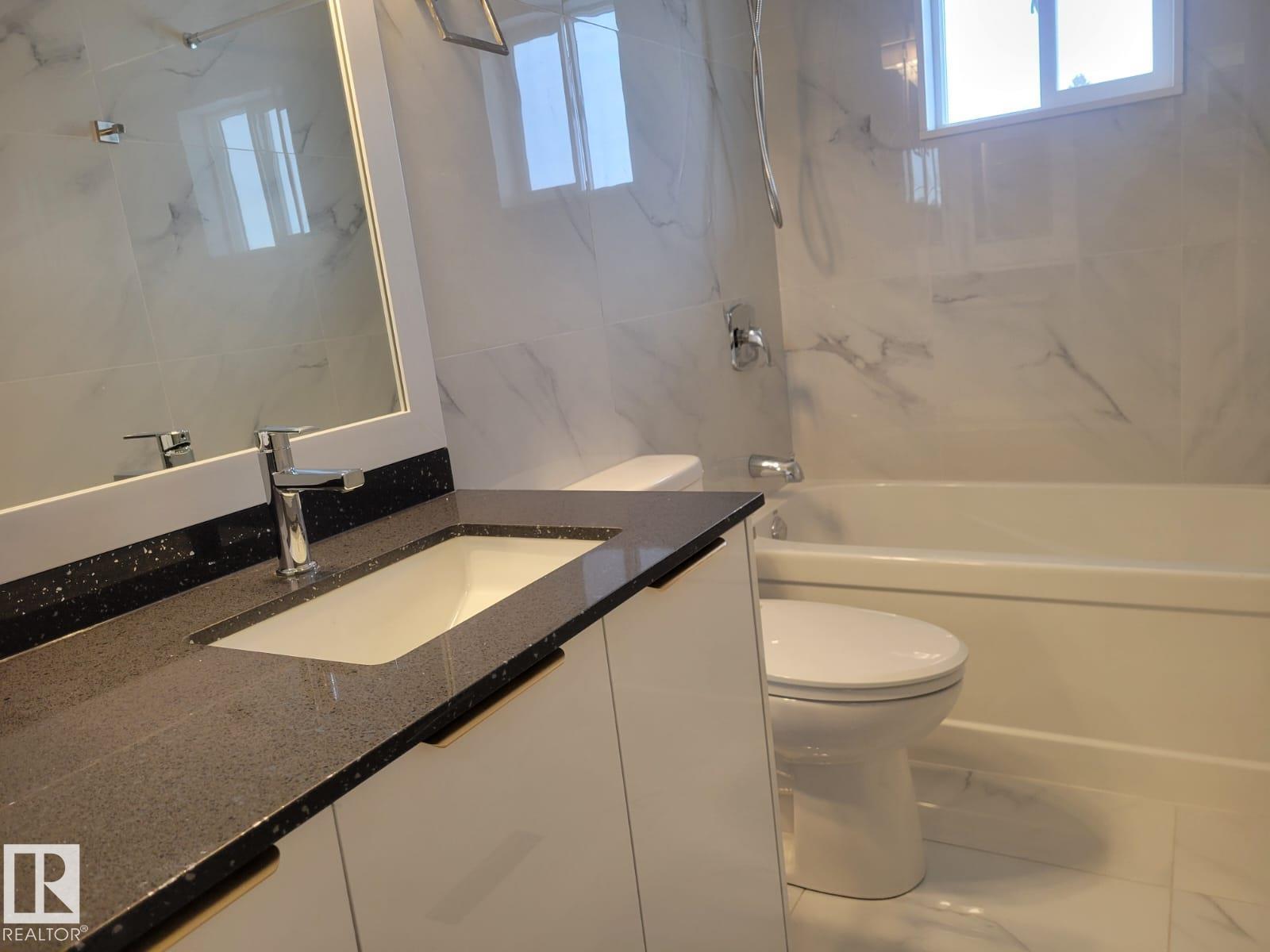 15112 72 St Nw, Edmonton, AB - Indoor Photo Showing Bathroom