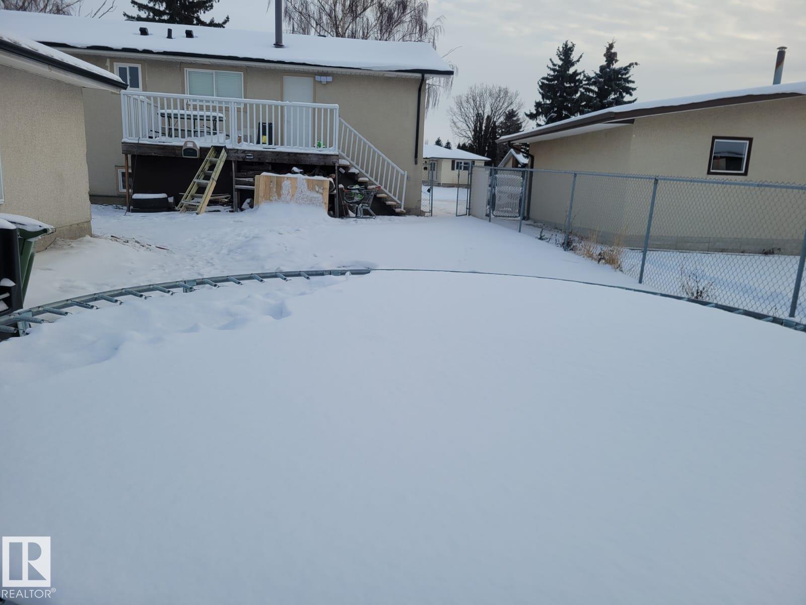 15112 72 St Nw, Edmonton, AB - Outdoor With Exterior