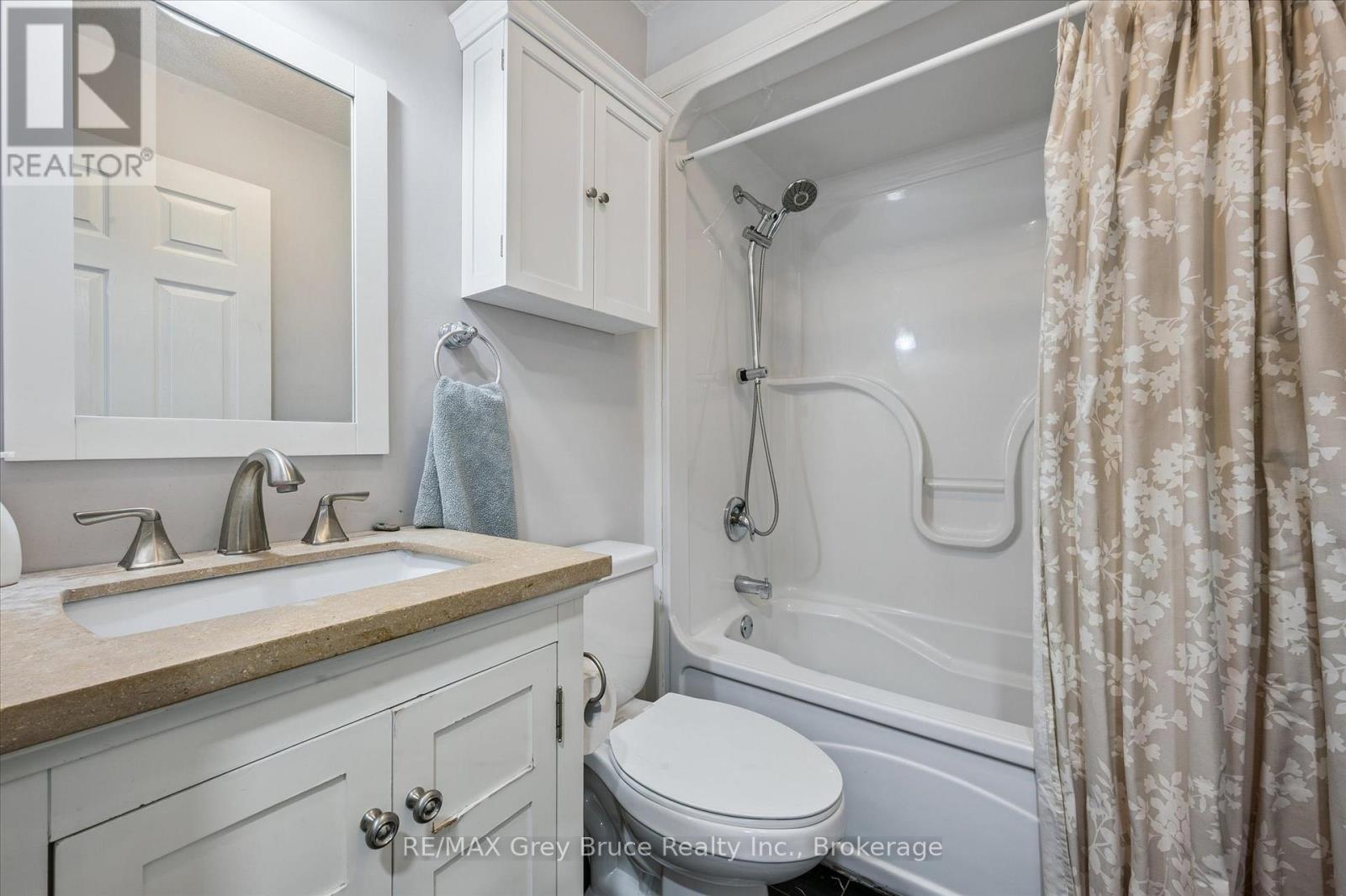 3 Sugarbush Road, South Bruce Peninsula, ON - Indoor Photo Showing Bathroom