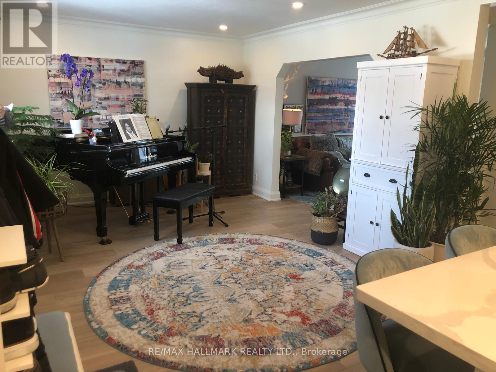 203 Elmhurst Avenue, Toronto, ON - Indoor