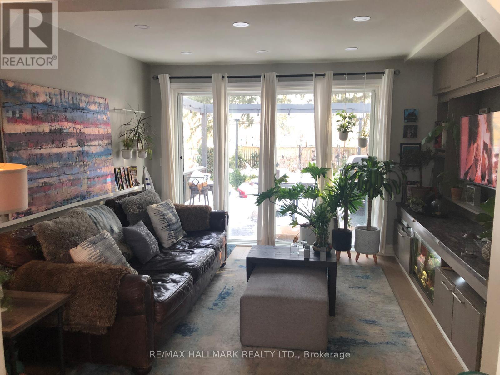 203 Elmhurst Avenue, Toronto, ON - Indoor Photo Showing Other Room