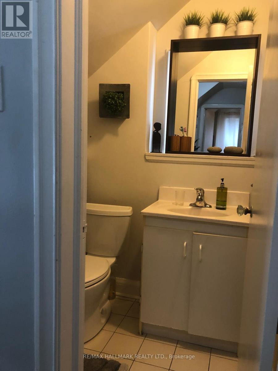 203 Elmhurst Avenue, Toronto, ON - Indoor Photo Showing Bathroom
