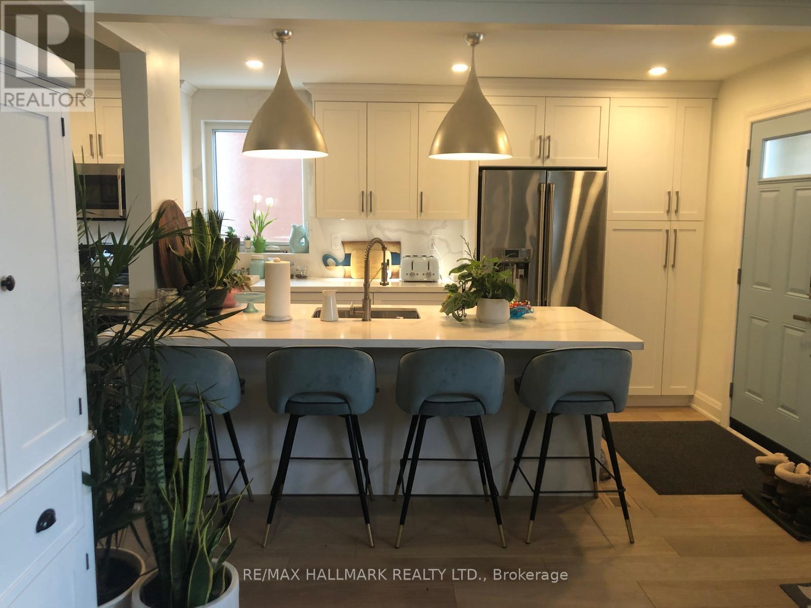 203 Elmhurst Avenue, Toronto, ON - Indoor Photo Showing Kitchen With Upgraded Kitchen