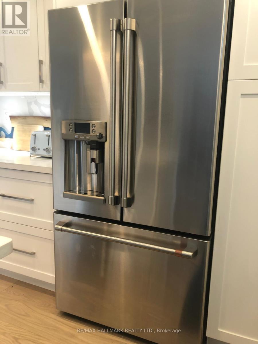 203 Elmhurst Avenue, Toronto, ON - Indoor Photo Showing Kitchen