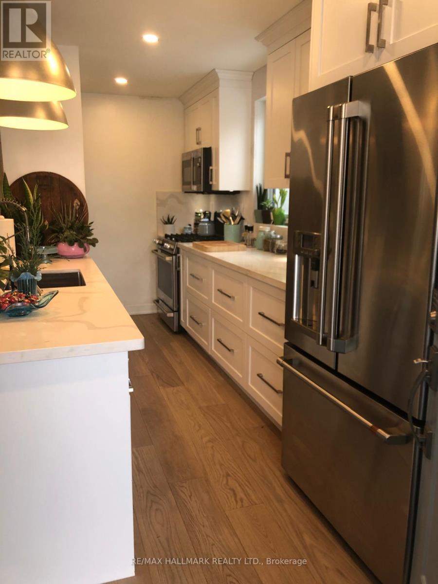 203 Elmhurst Avenue, Toronto, ON - Indoor Photo Showing Kitchen