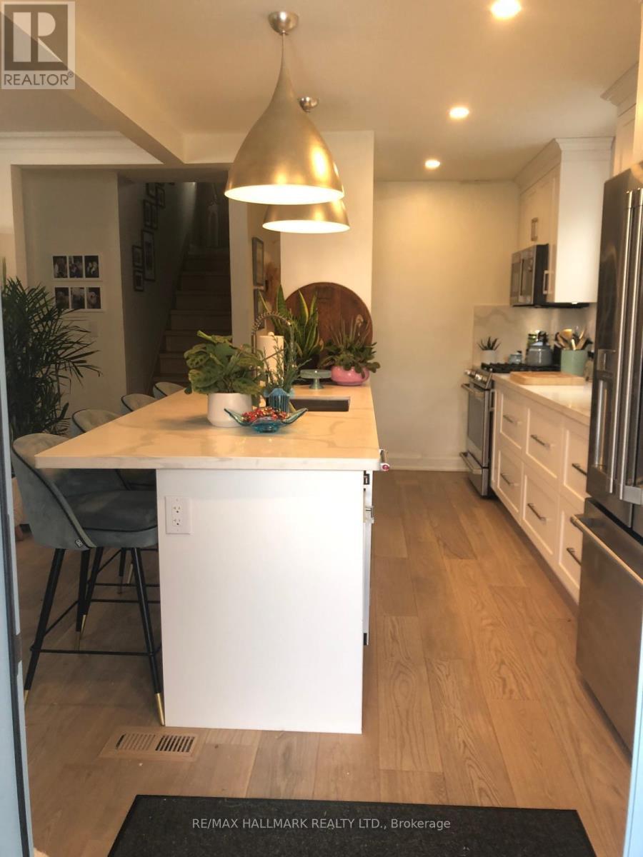 203 Elmhurst Avenue, Toronto, ON - Indoor Photo Showing Kitchen