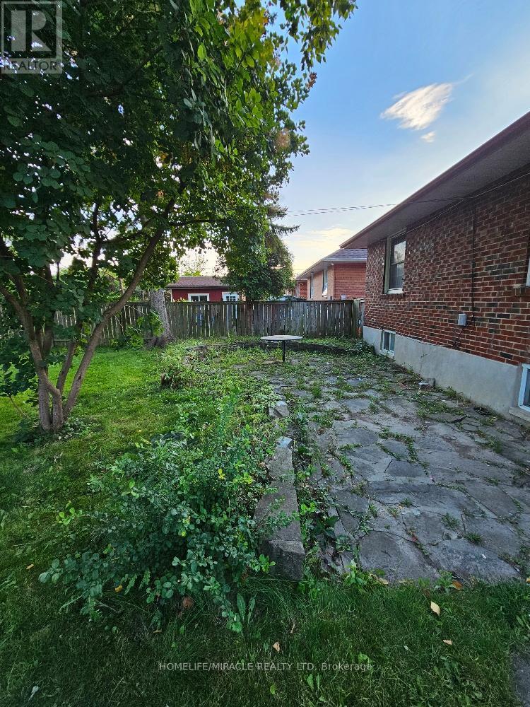 Main - 259 Tower Drive, Toronto, ON - Outdoor