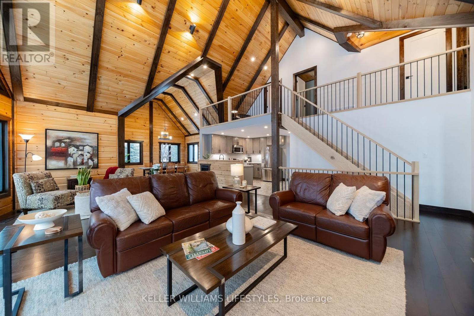 36007 Gore Road, South Huron (Stephen), ON - Indoor Photo Showing Living Room