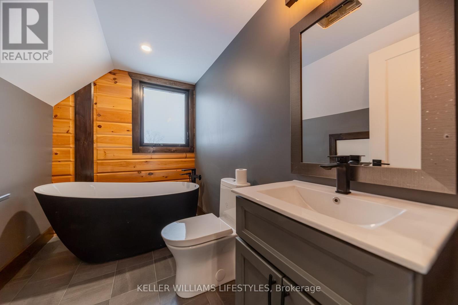 36007 Gore Road, South Huron (Stephen), ON - Indoor Photo Showing Bathroom