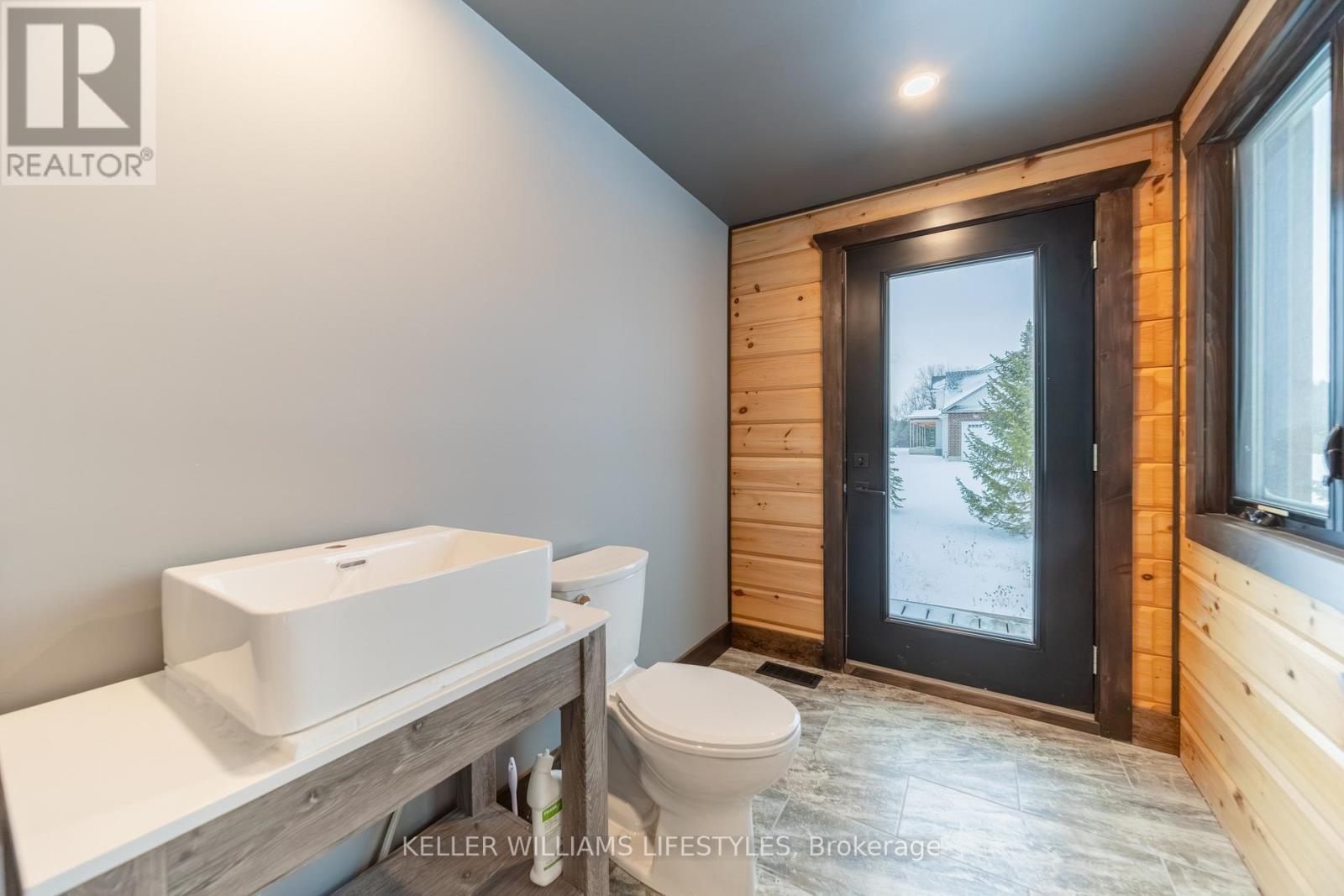 36007 Gore Road, South Huron (Stephen), ON - Indoor Photo Showing Bathroom