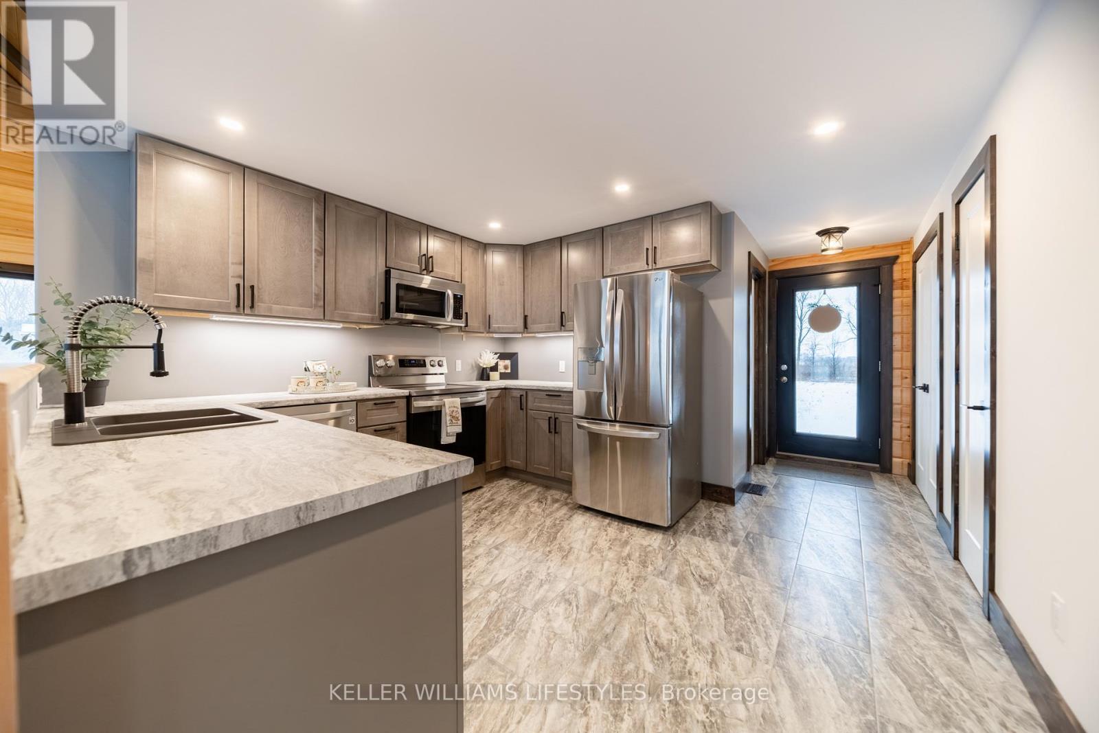 36007 Gore Road, South Huron (Stephen), ON - Indoor Photo Showing Kitchen With Double Sink