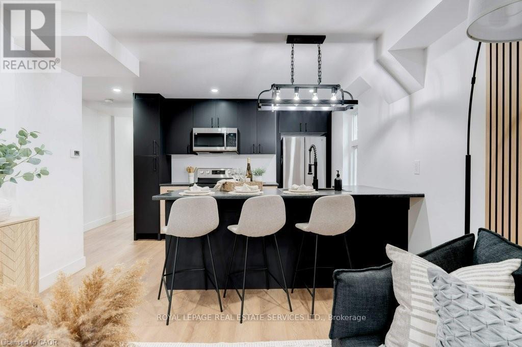 8 Whitfield Avenue, Hamilton, ON - Indoor