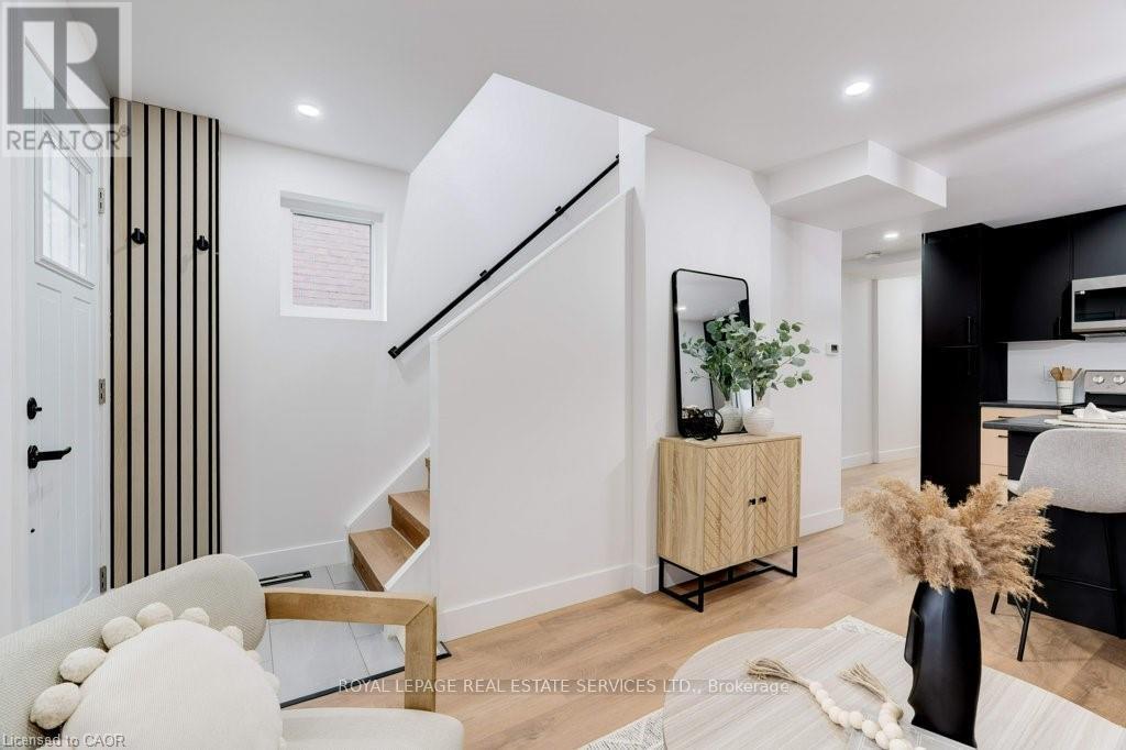 8 Whitfield Avenue, Hamilton, ON - Indoor