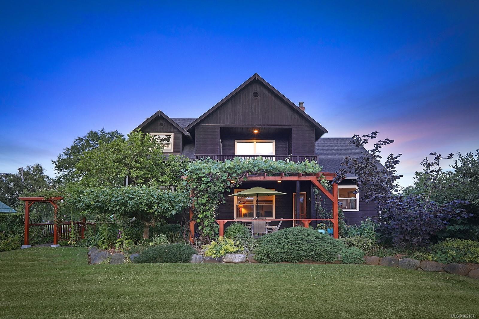 3713 Dove Creek Rd, Courtenay, BC