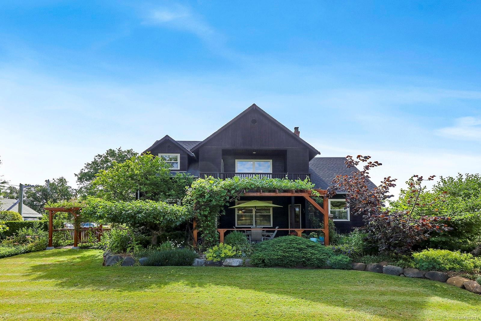 3713 Dove Creek Rd, Courtenay, BC