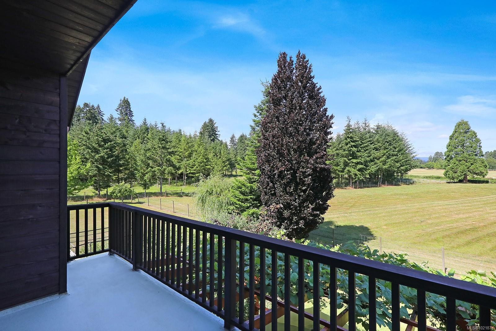 3713 Dove Creek Rd, Courtenay, BC