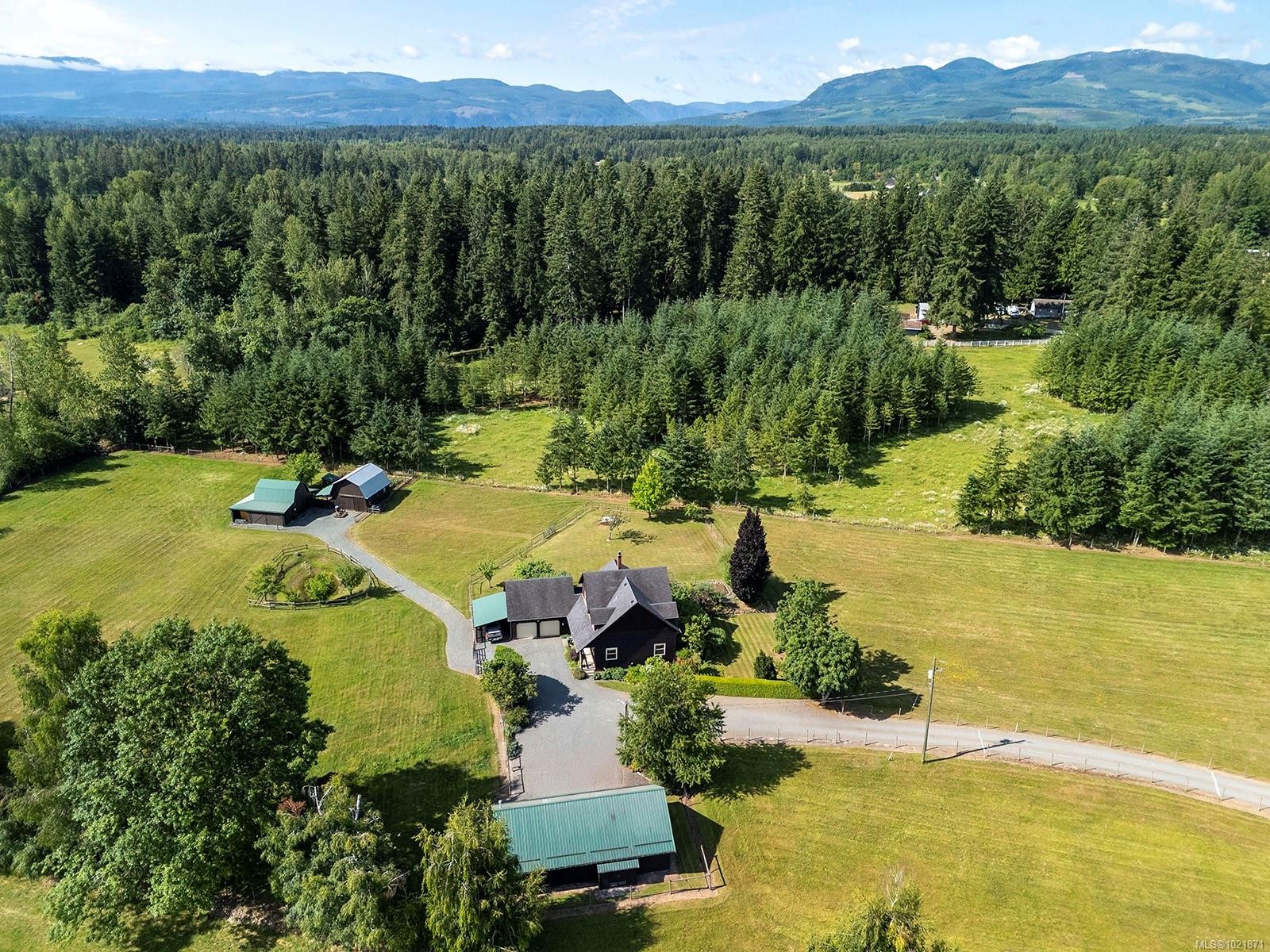 3713 Dove Creek Rd, Courtenay, BC