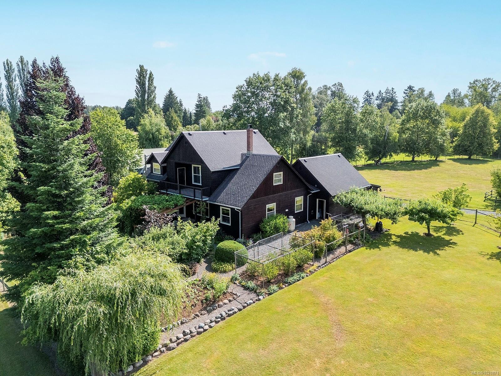 3713 Dove Creek Rd, Courtenay, BC