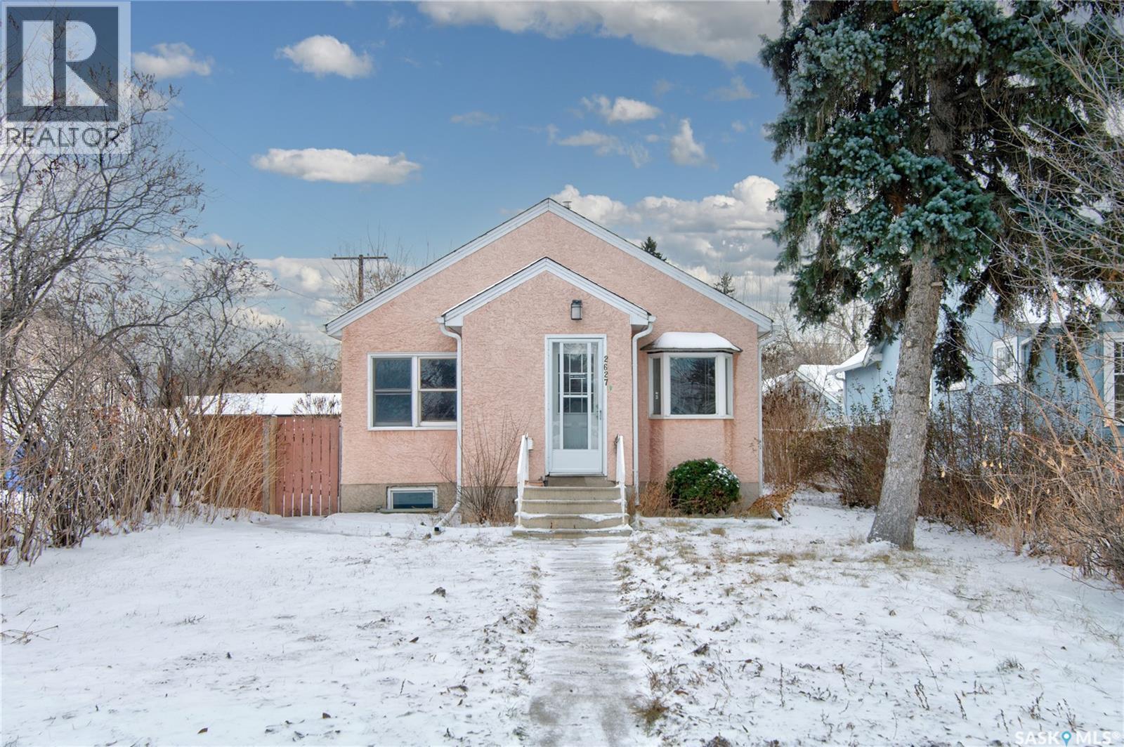 2627 Atkinson Street, Regina, SK - Outdoor