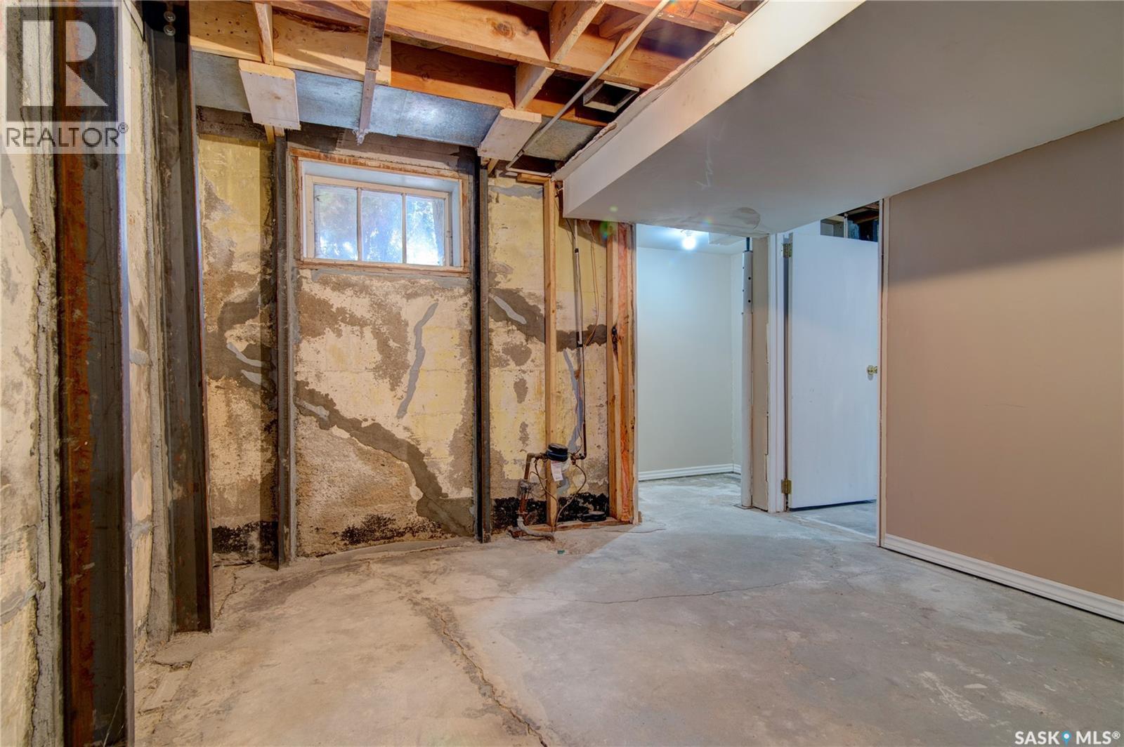 2627 Atkinson Street, Regina, SK - Indoor Photo Showing Basement
