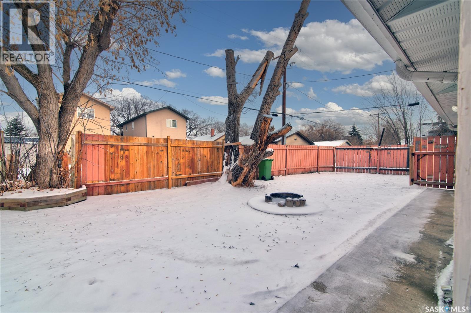 2627 Atkinson Street, Regina, SK - Outdoor