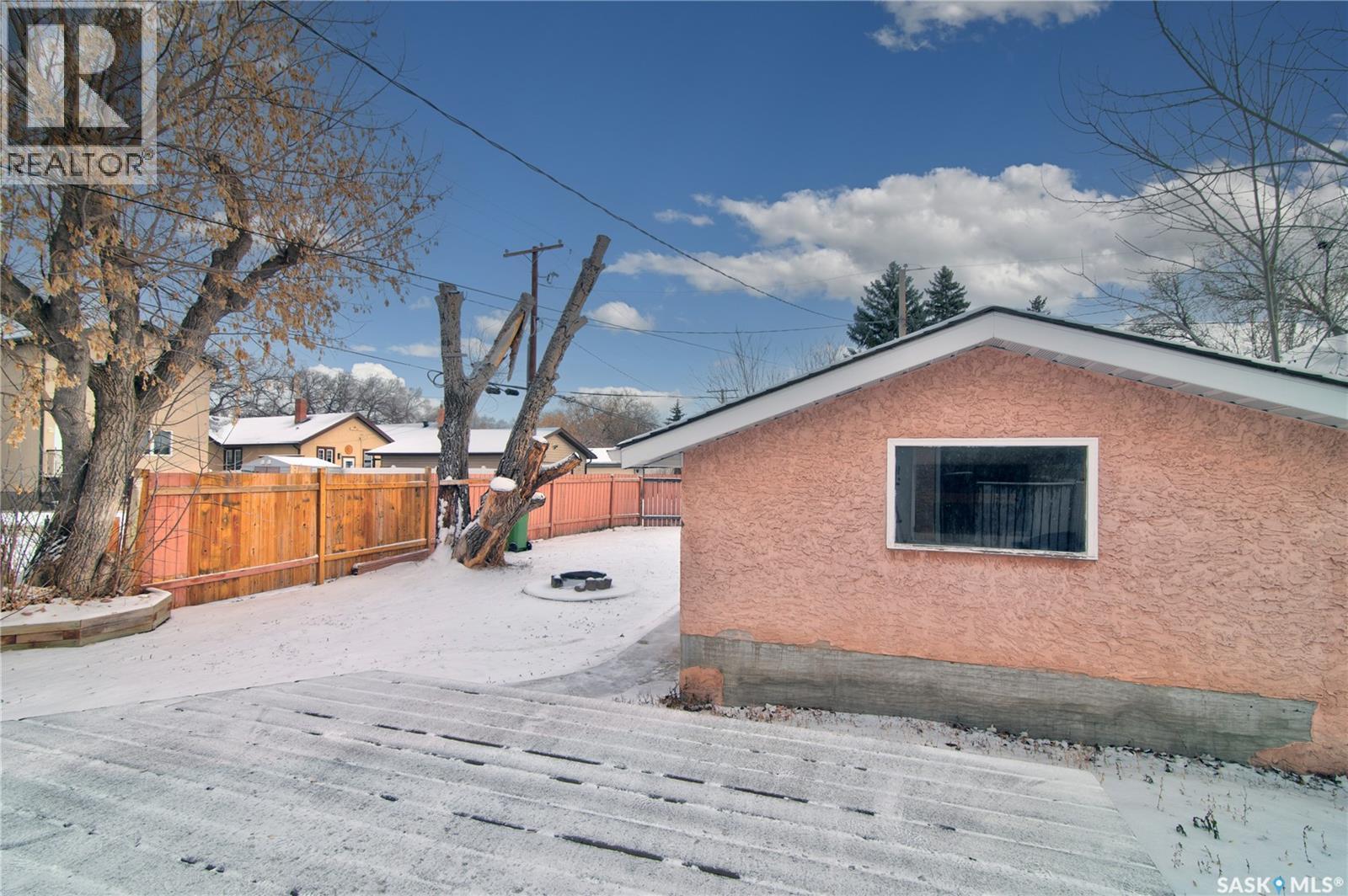 2627 Atkinson Street, Regina, SK - Outdoor