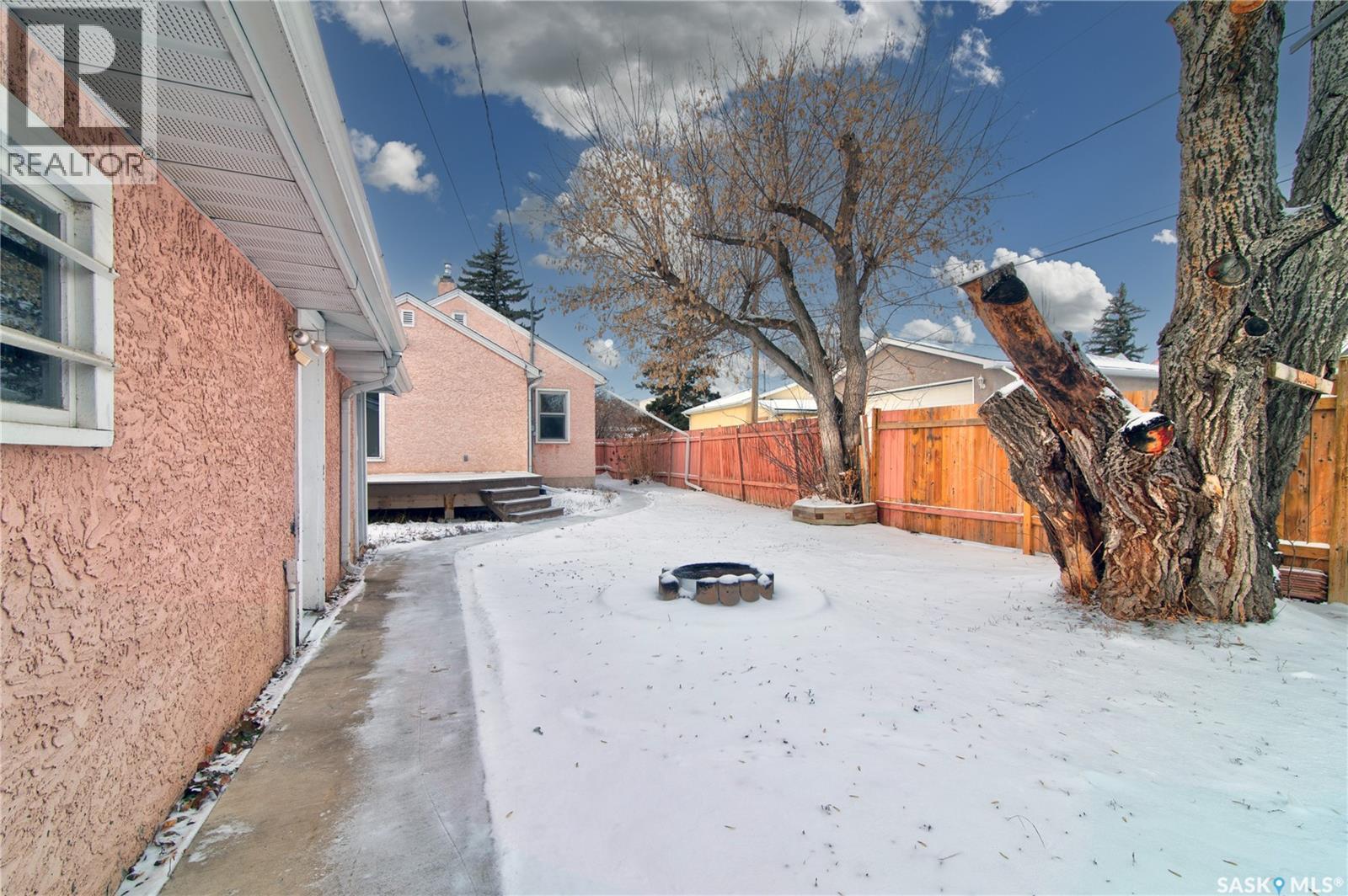 2627 Atkinson Street, Regina, SK - Outdoor