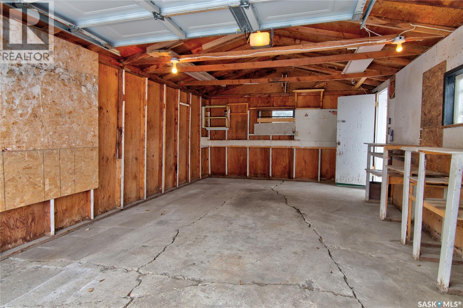 2627 Atkinson Street, Regina, SK - Indoor