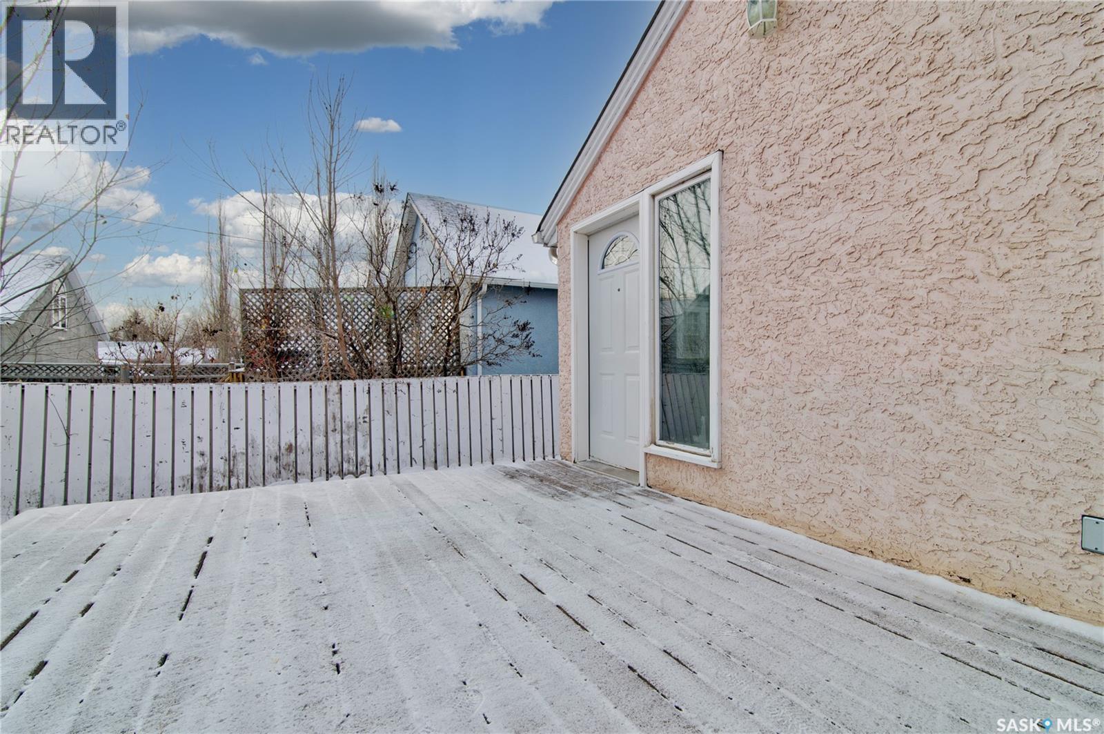 2627 Atkinson Street, Regina, SK - Outdoor