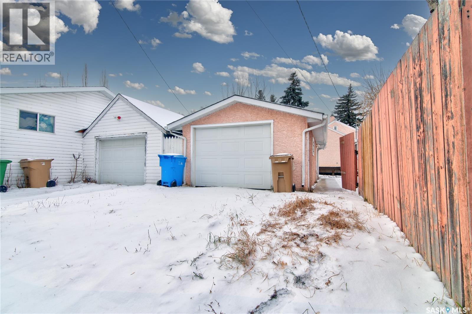 2627 Atkinson Street, Regina, SK - Outdoor