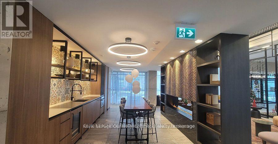 109 - 251 Manitoba Street, Toronto (Mimico), ON - Indoor Photo Showing Other Room