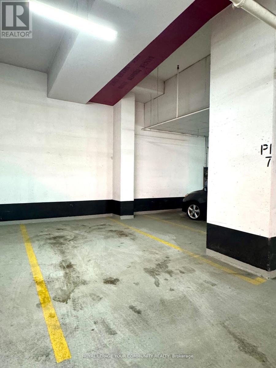 416 - 101 Charles Street E, Toronto, ON - Indoor Photo Showing Garage