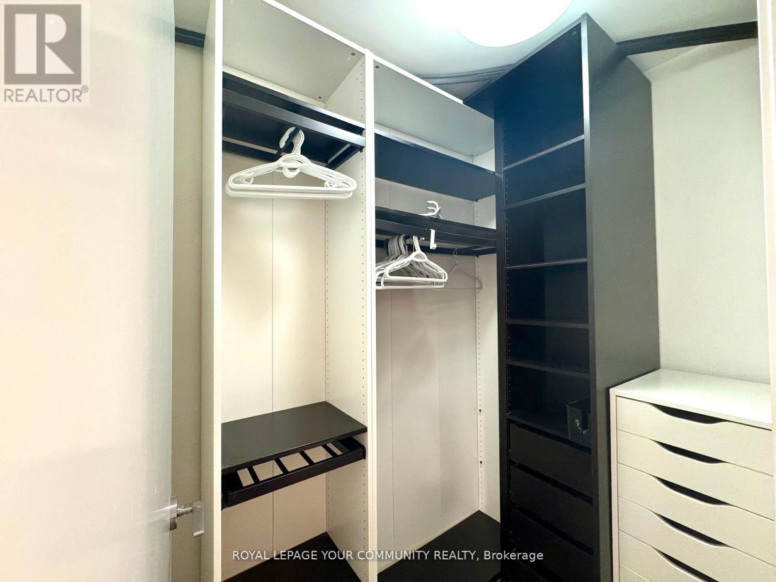 416 - 101 Charles Street E, Toronto, ON - Indoor Photo Showing Other Room