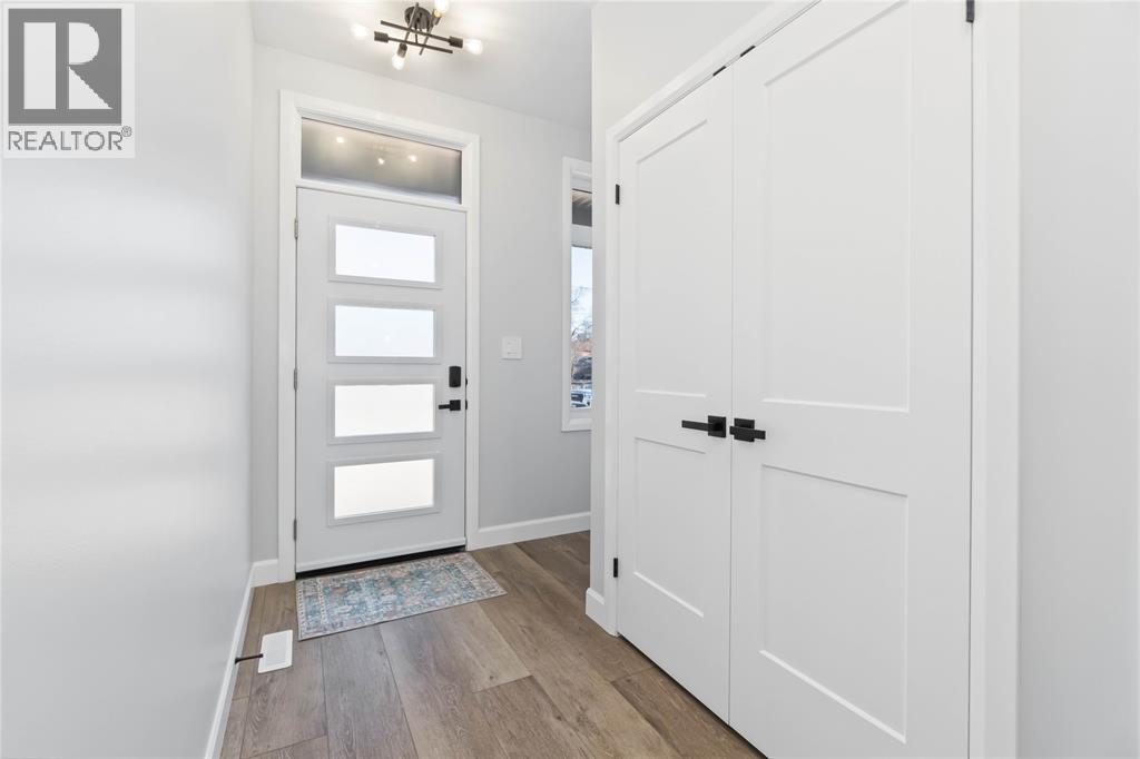 219 Essex Street, Sarnia, ON - Indoor Photo Showing Other Room