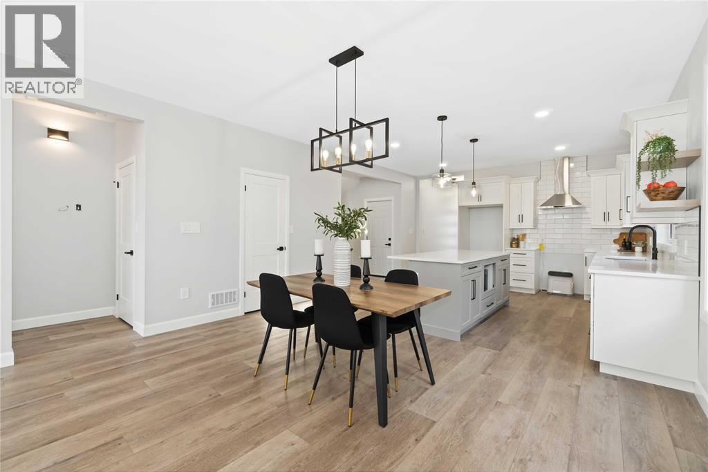 219 Essex Street, Sarnia, ON - Indoor Photo Showing Other Room