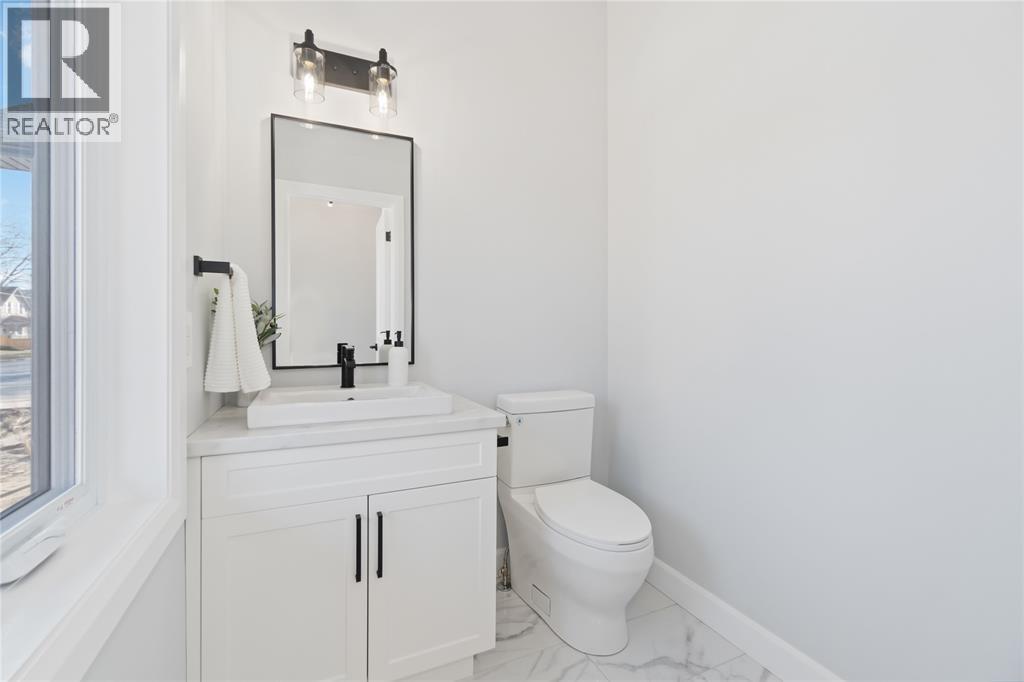 219 Essex Street, Sarnia, ON - Indoor Photo Showing Bathroom