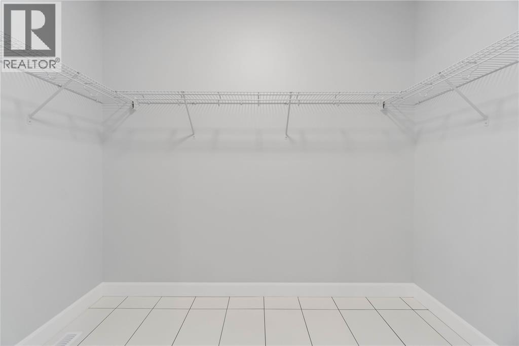 219 Essex Street, Sarnia, ON - Indoor With Storage