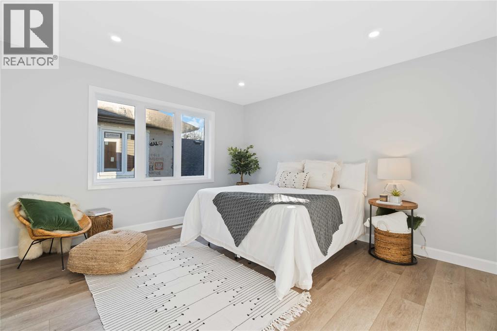 219 Essex Street, Sarnia, ON - Indoor Photo Showing Bedroom
