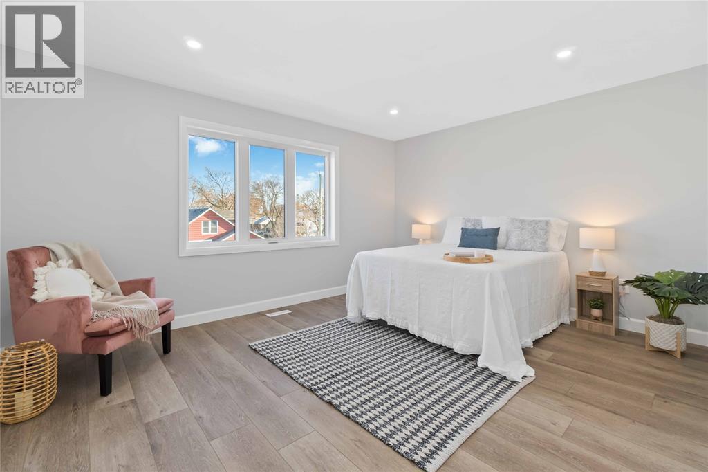 219 Essex Street, Sarnia, ON - Indoor Photo Showing Bedroom