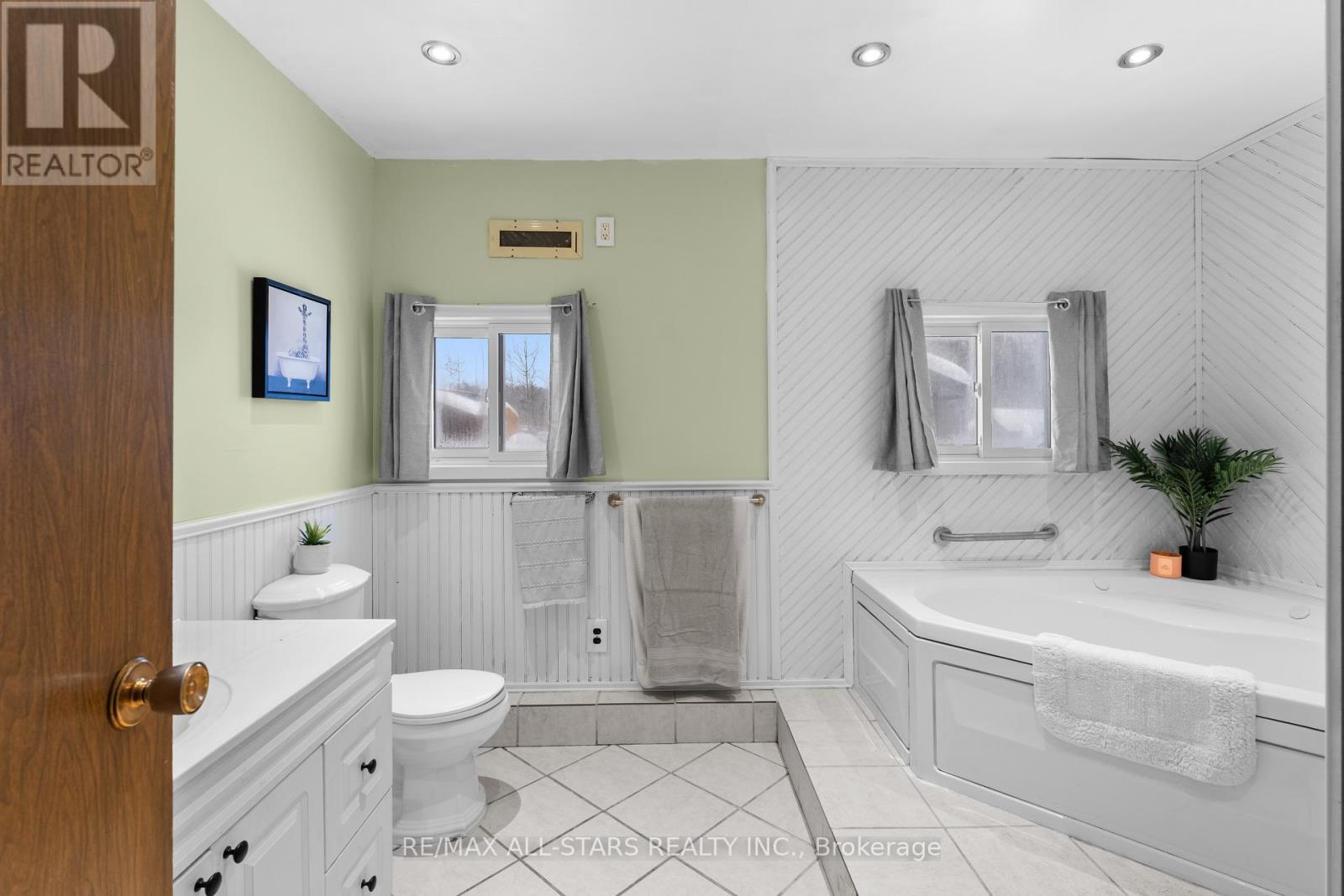 1088 Lutterworth Pines Road, Minden Hills (Lutterworth), ON - Indoor Photo Showing Bathroom