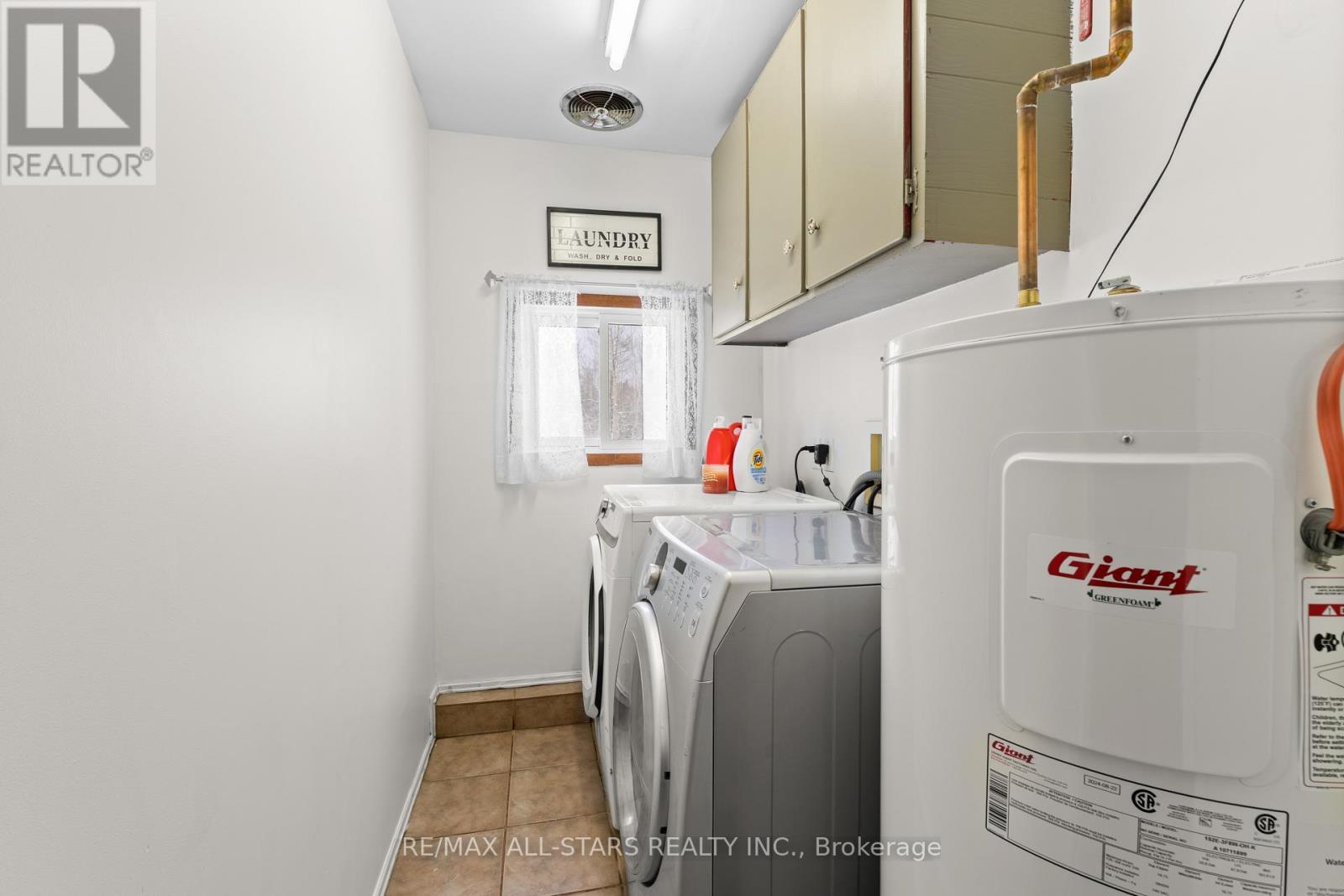 1088 Lutterworth Pines Road, Minden Hills (Lutterworth), ON - Indoor Photo Showing Laundry Room