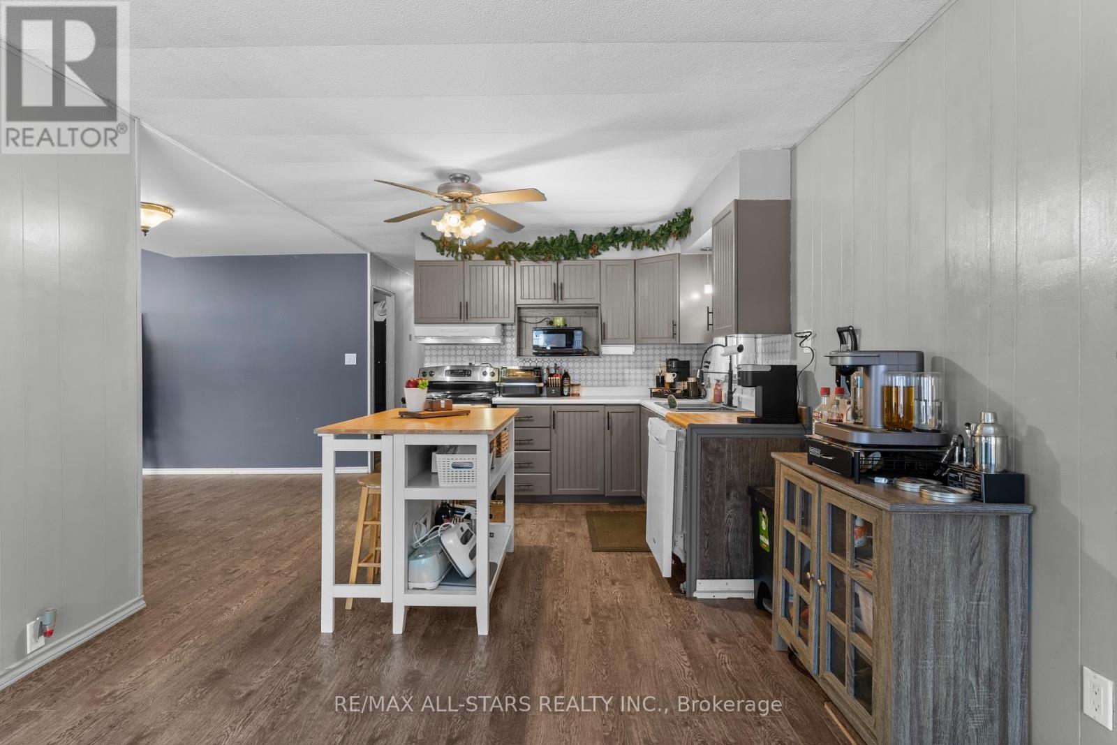 1088 Lutterworth Pines Road, Minden Hills (Lutterworth), ON - Indoor Photo Showing Kitchen