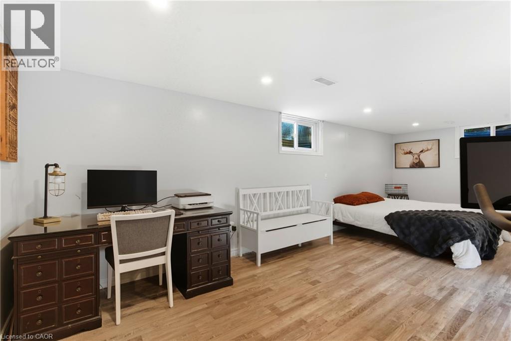 17 Carmen Avenue, Hamilton, ON - Indoor