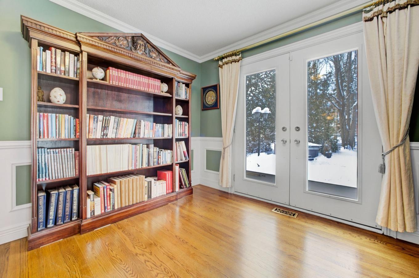 Bibliothèque - 16 Rue De Biscaye, Gatineau (Aylmer), QC - Indoor Photo Showing Other Room