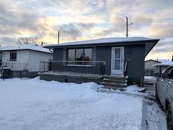 649 N Edward Street NORTH Thunder Bay, ON P7C 4R4
