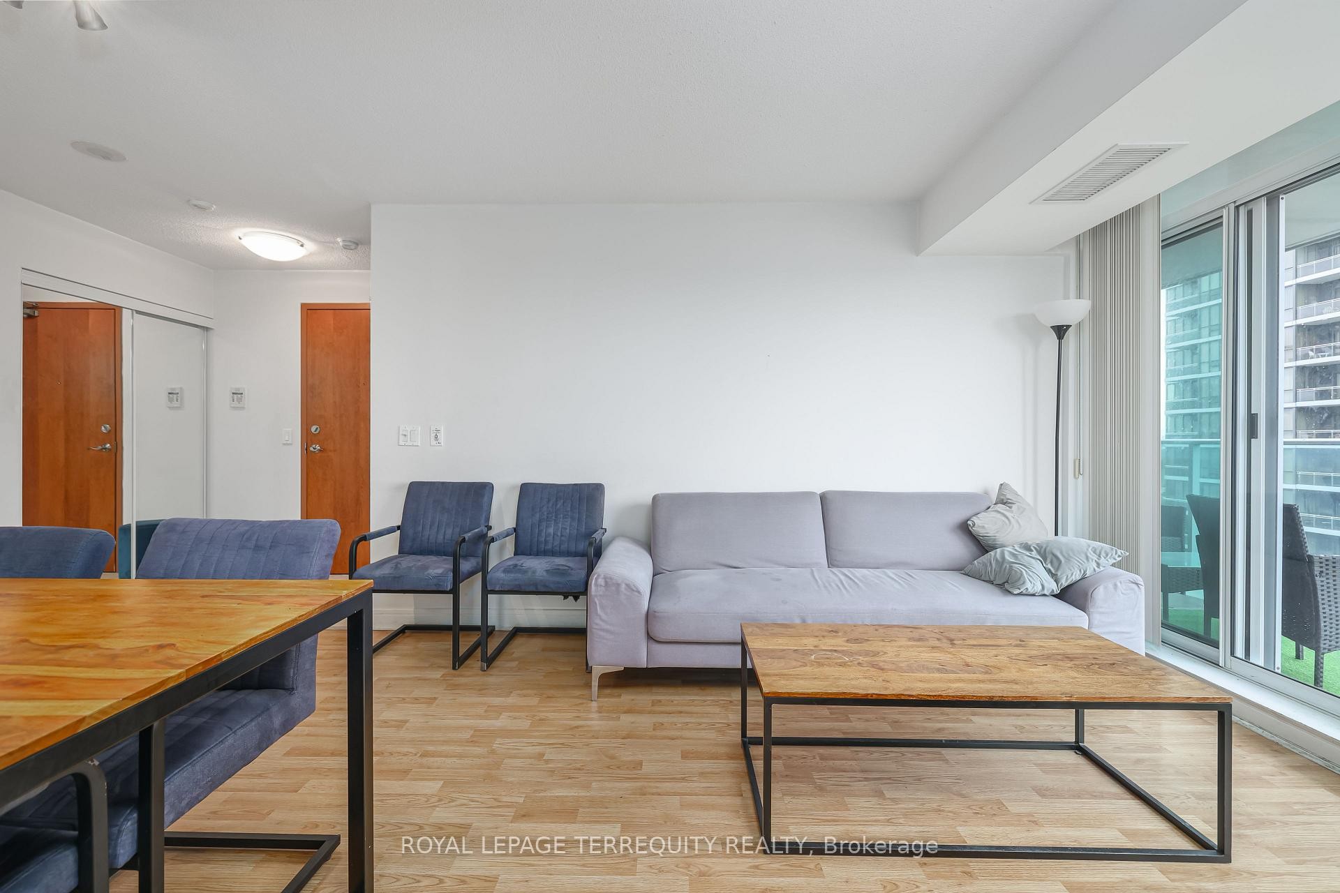 2306-35 Bales Avenue, Toronto, ON - Indoor