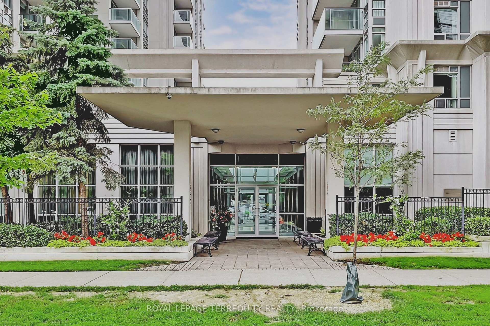 2306-35 Bales Avenue, Toronto, ON - Outdoor With Balcony