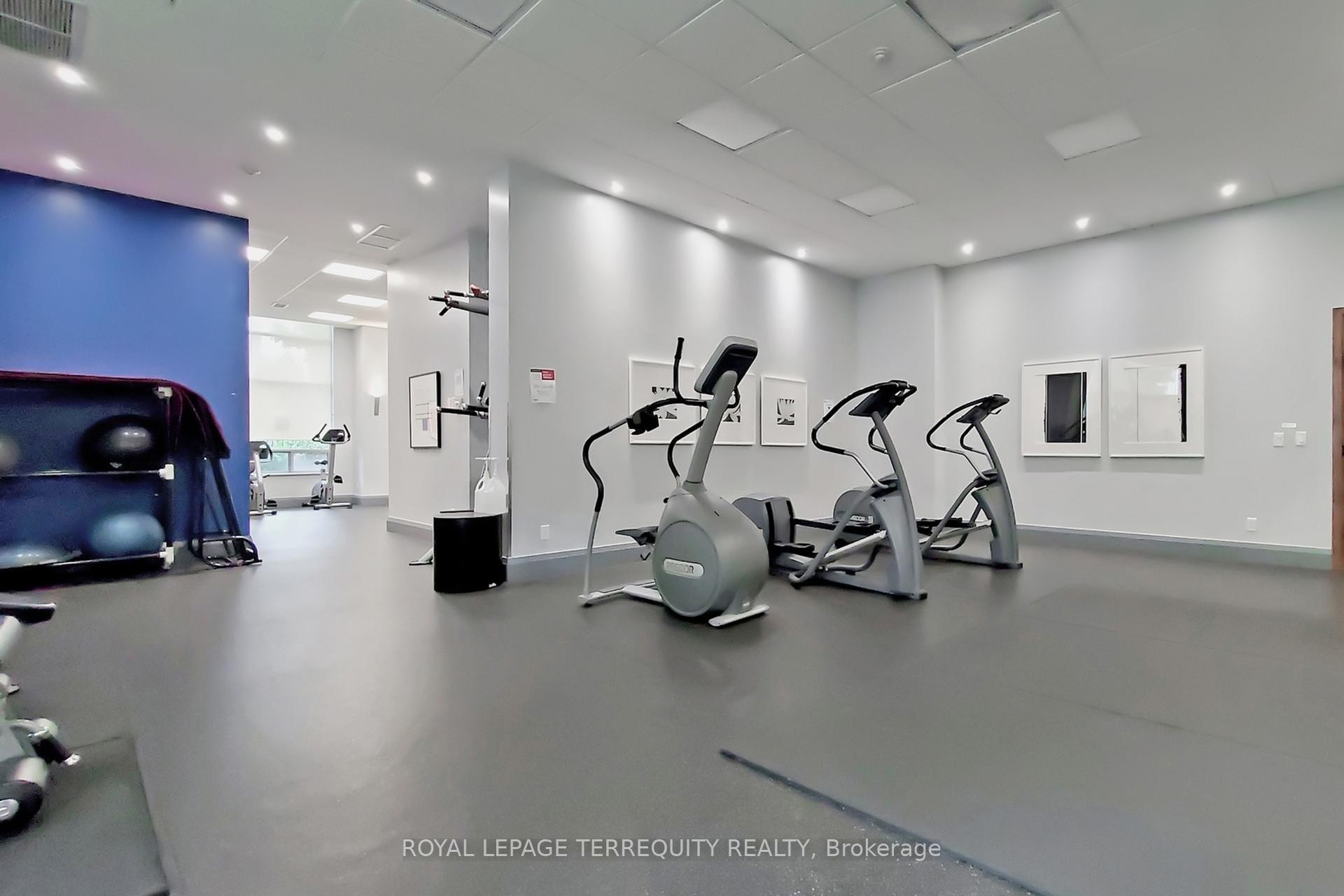 2306-35 Bales Avenue, Toronto, ON - Indoor Photo Showing Gym Room