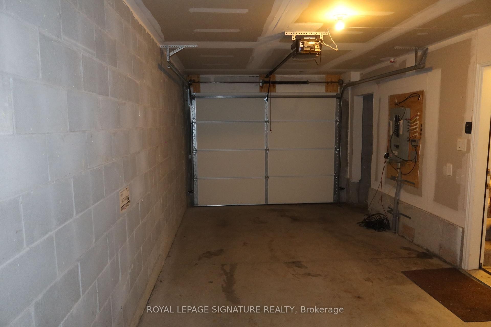 5-45 Heron Park Place, Toronto, ON - Indoor Photo Showing Garage