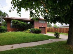 39 Earlton Road Toronto, ON M1T 2R4